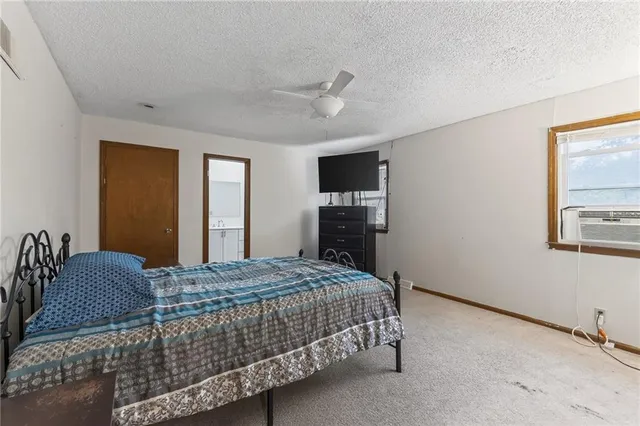 $295,000 | 6761 North Woodland Avenue, Gladstone, MO 64118