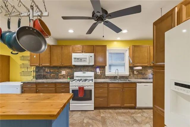 $295,000 | 6761 North Woodland Avenue, Gladstone, MO 64118