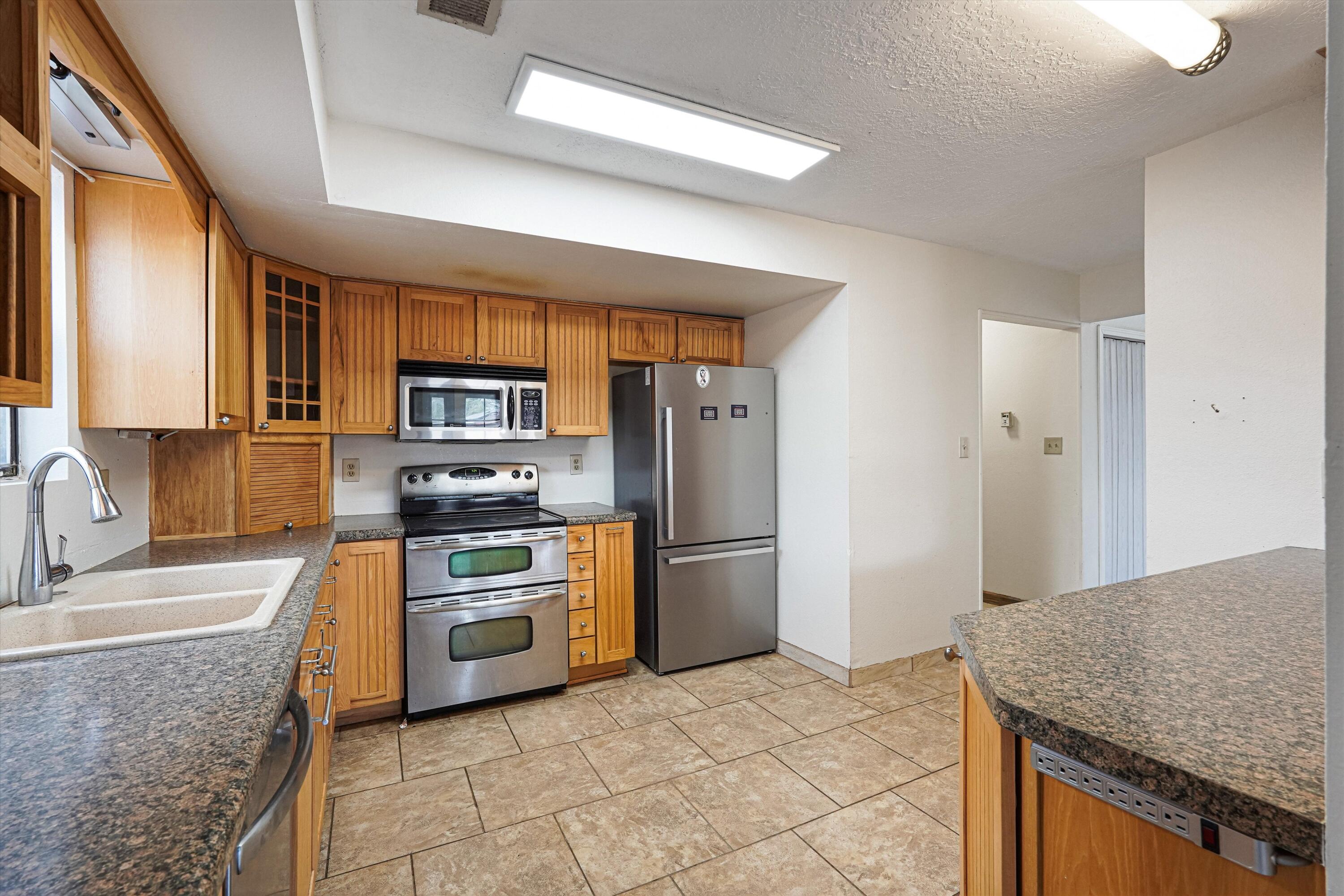 868 Campfire Road Southeast Rio Rancho, NM 87124 - Photo 7 of 36 Gallery Image 7