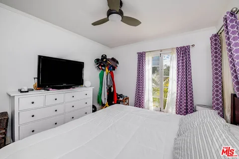 $1,749,000 | 330 North Gower Street, Los Angeles, CA 90004