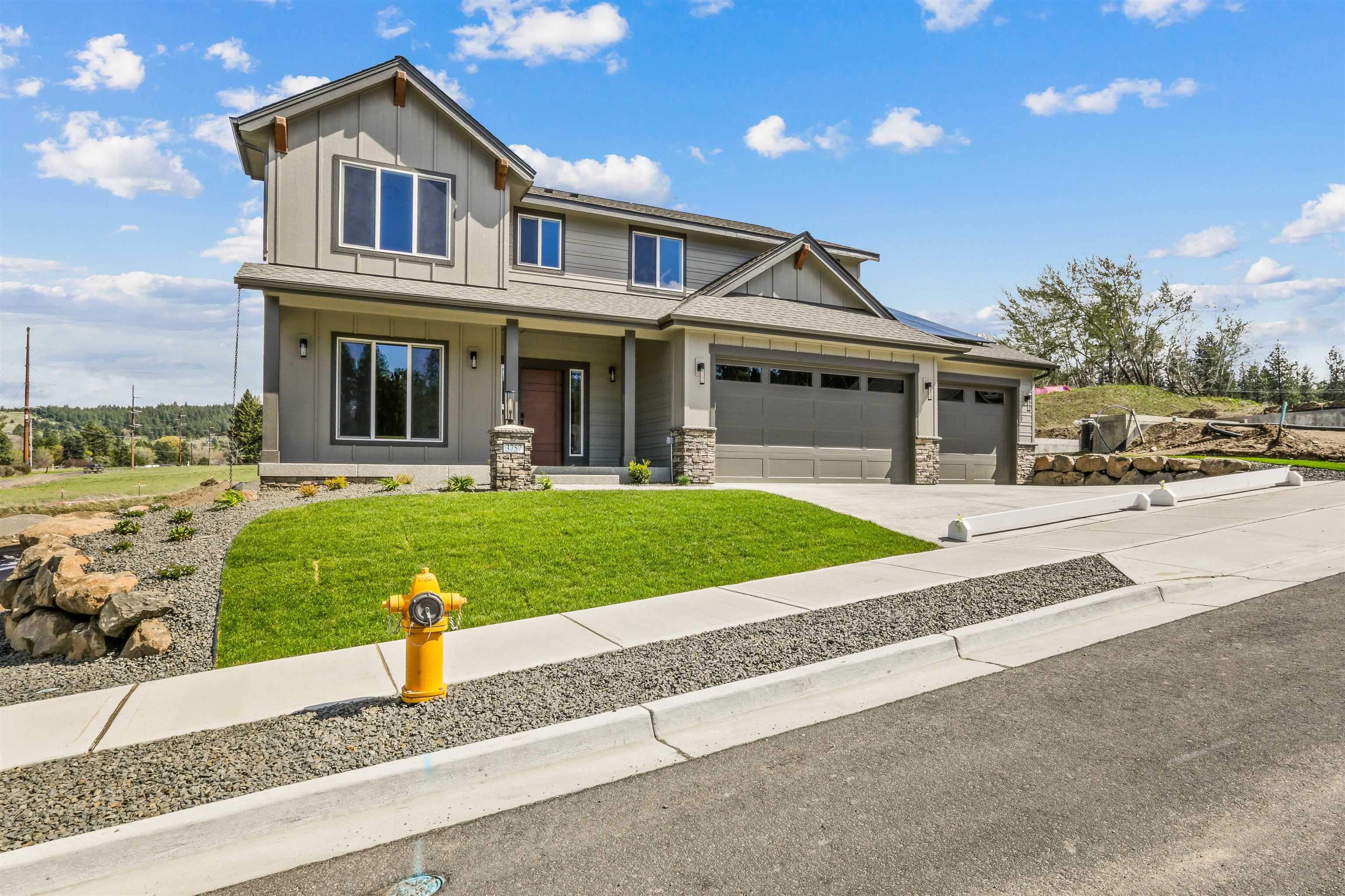 3757 South Aldo Road Spokane, WA 99223 - Photo 2 of 28