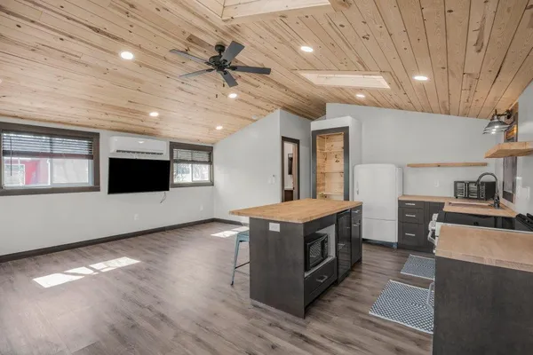 $365,000 | 27843 Lakelawn Drive, Lindstrom, MN 55045