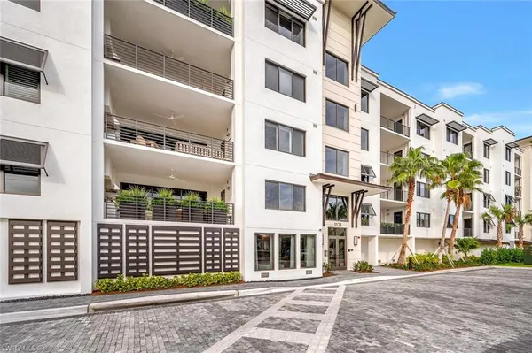 $18,000 | 1125 Central Avenue, Unit 477, Naples, FL 34102