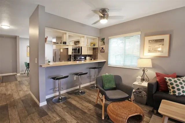 $3,500 | 2124 North Tamiami Trail, Unit 101, Sarasota, FL 34234