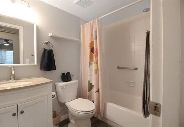 $3,500 | 2124 North Tamiami Trail, Unit 101, Sarasota, FL 34234