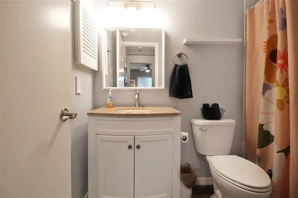 $3,500 | 2124 North Tamiami Trail, Unit 101, Sarasota, FL 34234