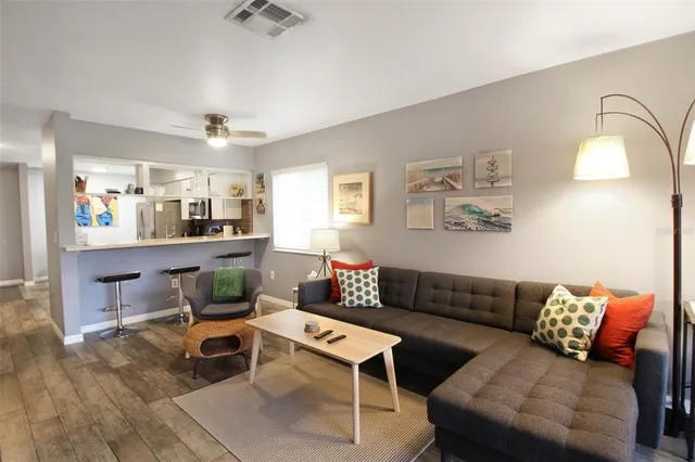 $3,500 | 2124 North Tamiami Trail, Unit 101, Sarasota, FL 34234