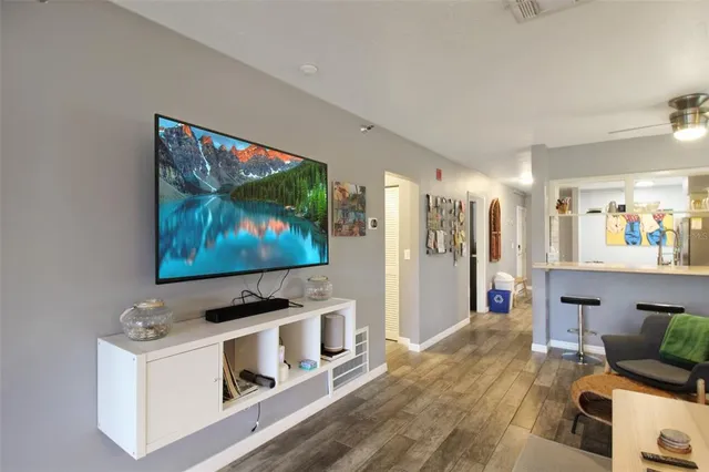 $3,500 | 2124 North Tamiami Trail, Unit 101, Sarasota, FL 34234