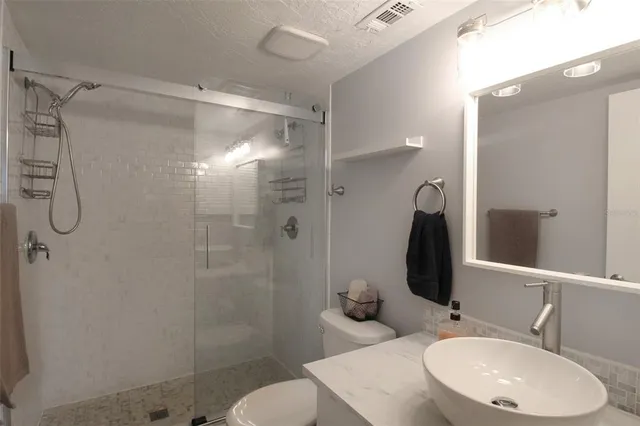 $3,500 | 2124 North Tamiami Trail, Unit 101, Sarasota, FL 34234