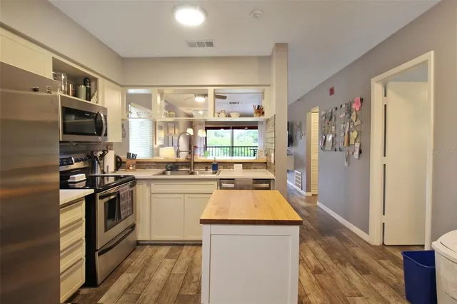 $3,500 | 2124 North Tamiami Trail, Unit 101, Sarasota, FL 34234