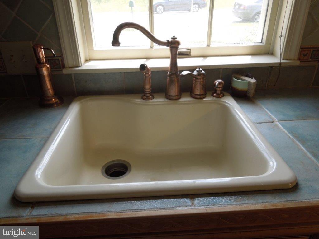 1139 Ruxton Road York, PA 17403 - Photo 13 of 37 Gallery Image 13