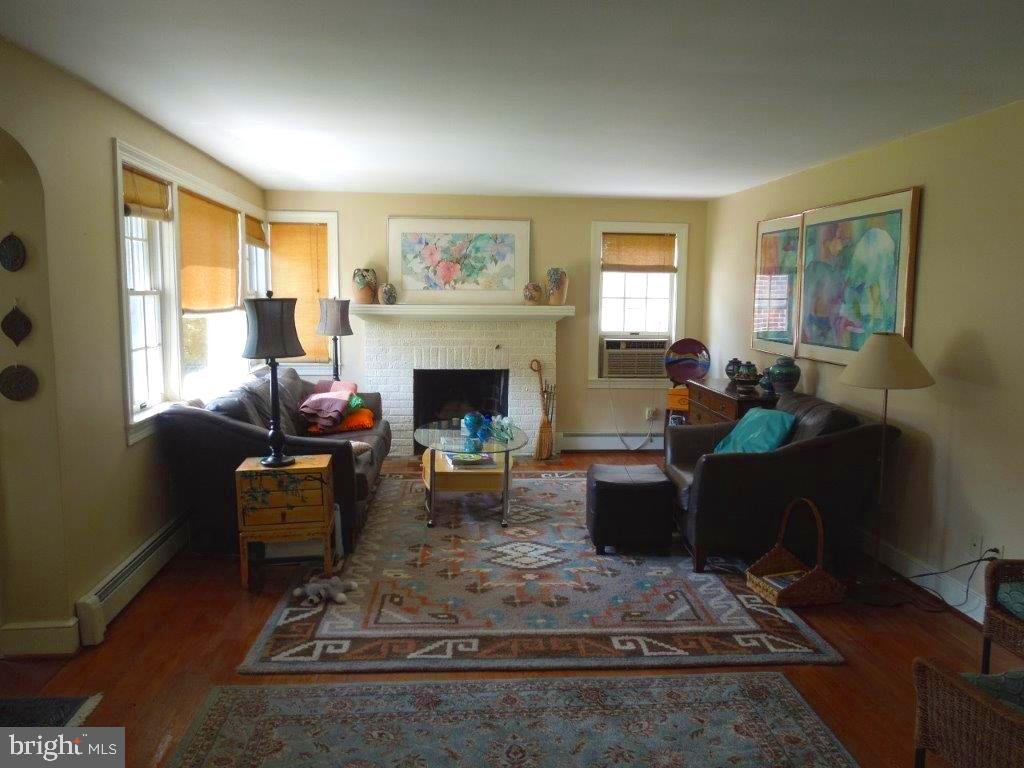 1139 Ruxton Road York, PA 17403 - Photo 3 of 37 Gallery Image 3