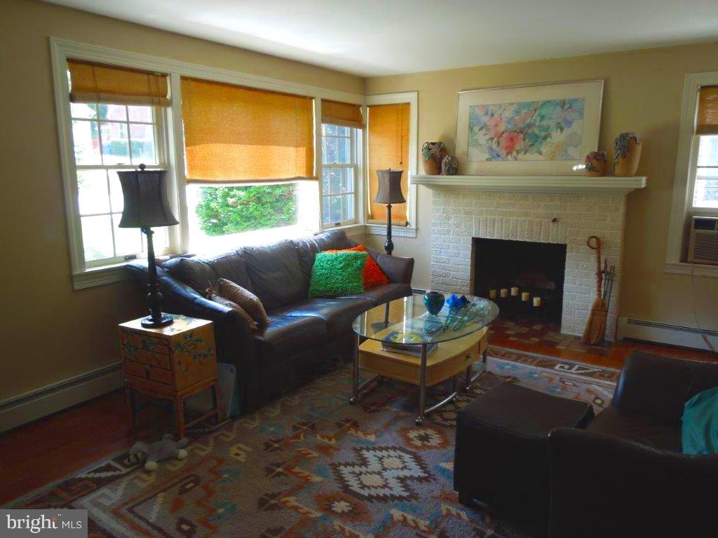 1139 Ruxton Road York, PA 17403 - Photo 4 of 37 Gallery Image 4