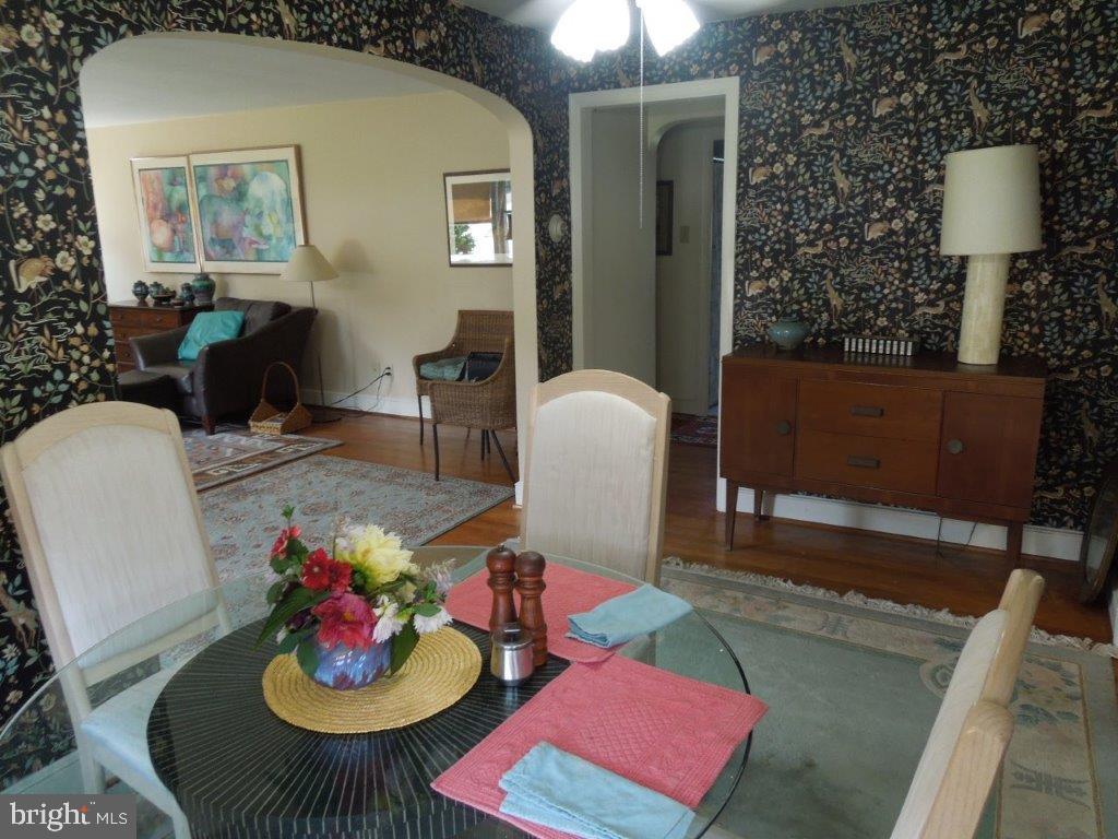 1139 Ruxton Road York, PA 17403 - Photo 9 of 37 Gallery Image 9