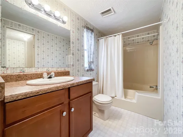 $350,000 | 2329 Dolan Lane, Liberty Hill, SC 29074