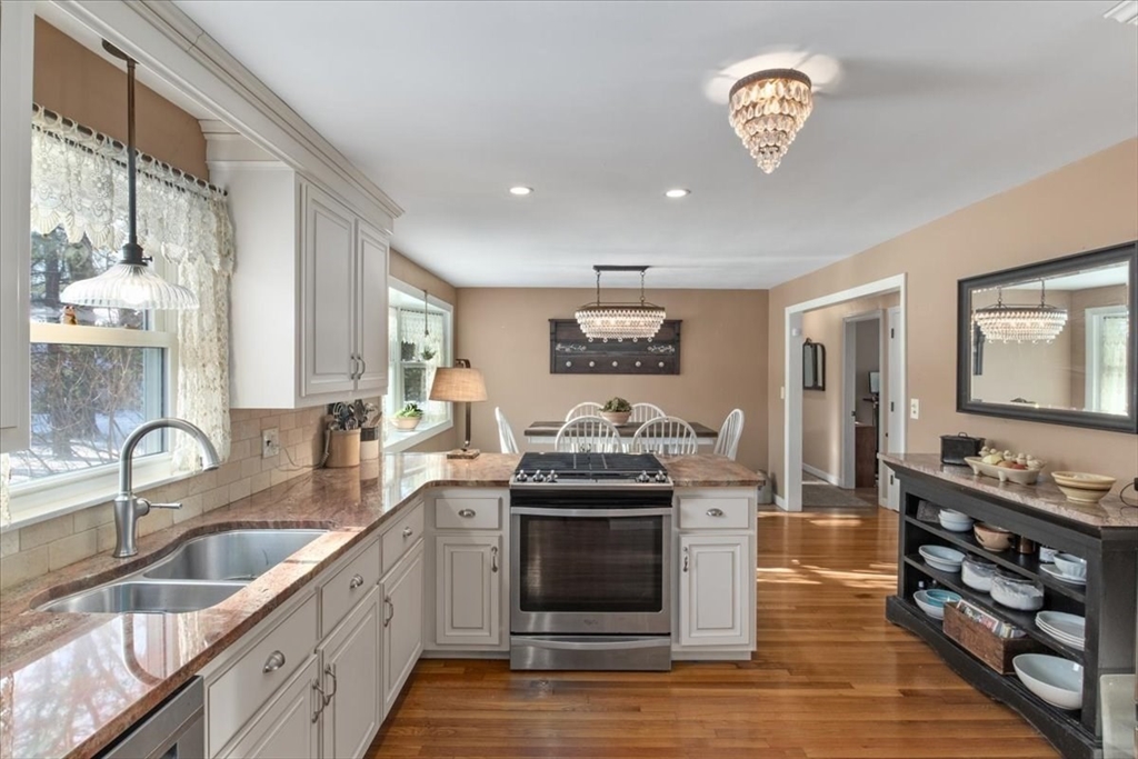 52 Hemlock Street Walpole, MA 02032 - Photo 15 of 36 Gallery Image 15