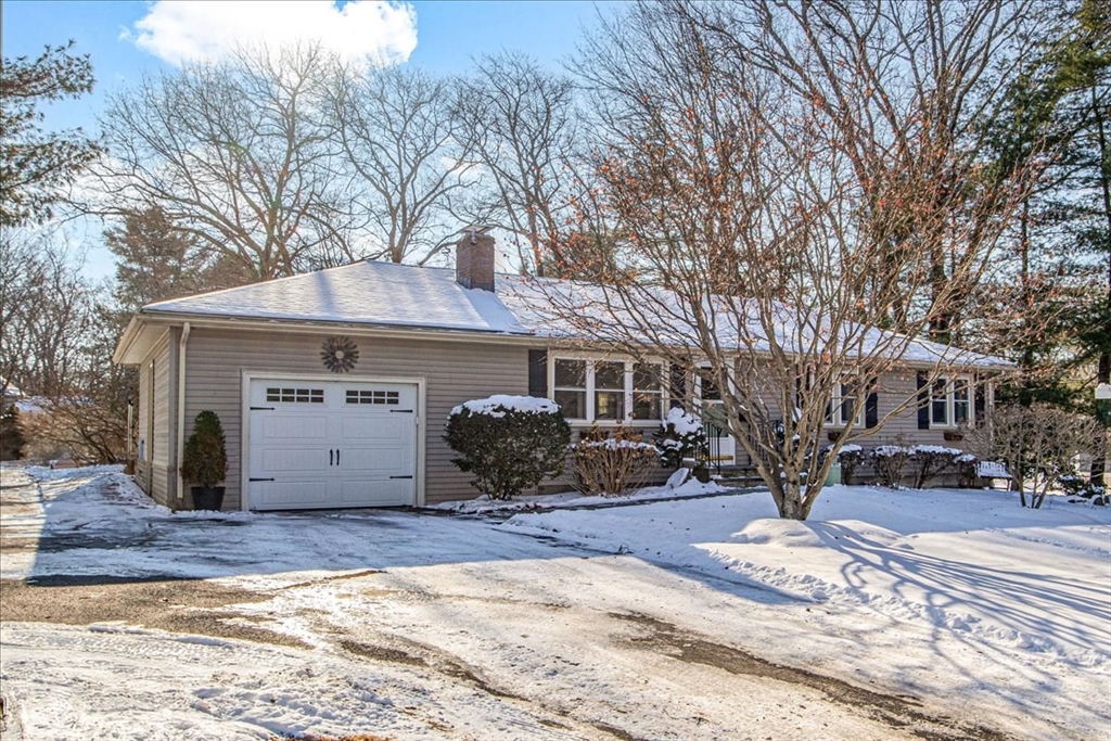 52 Hemlock Street Walpole, MA 02032 - Photo 3 of 36 Gallery Image 3