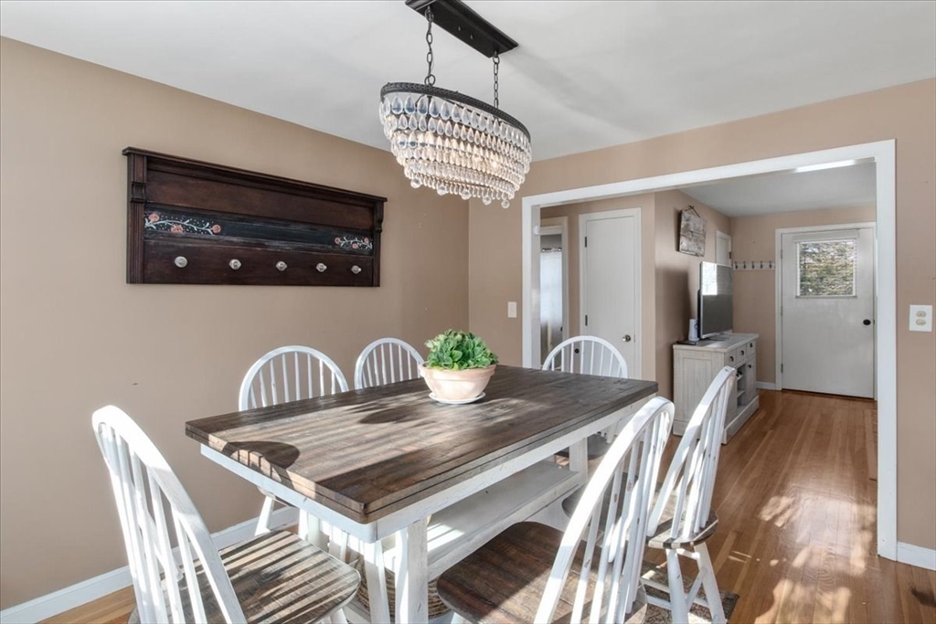 52 Hemlock Street Walpole, MA 02032 - Photo 7 of 36 Gallery Image 7