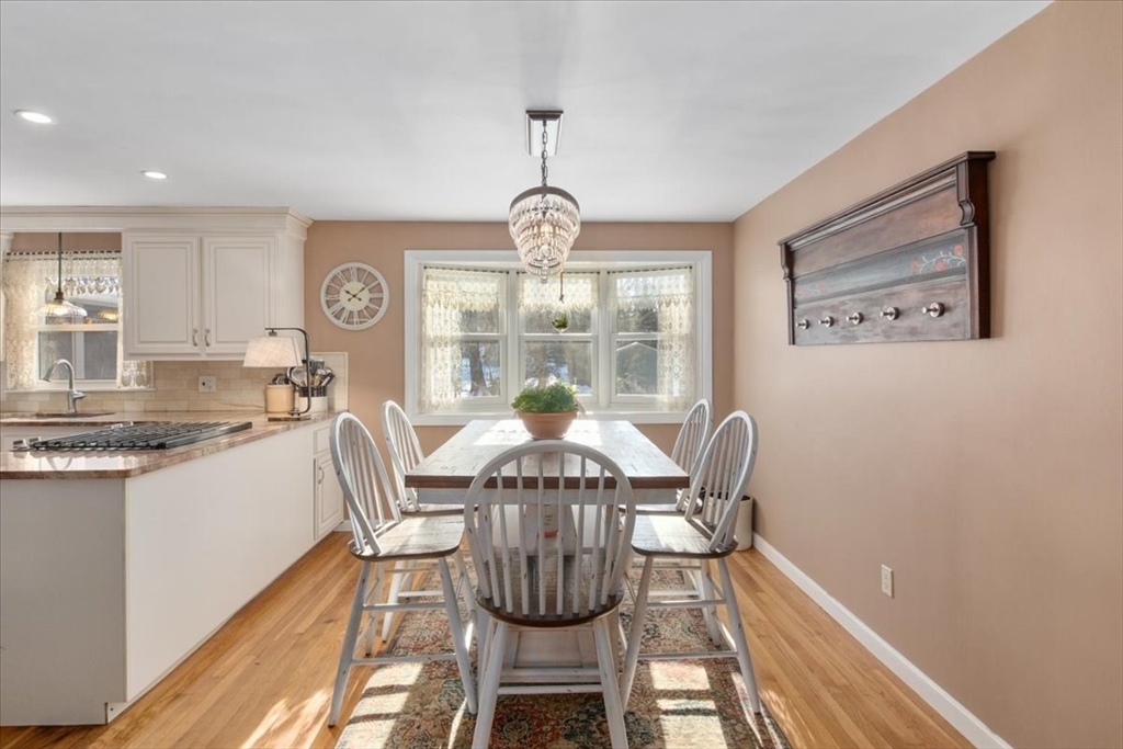 52 Hemlock Street Walpole, MA 02032 - Photo 8 of 36 Gallery Image 8