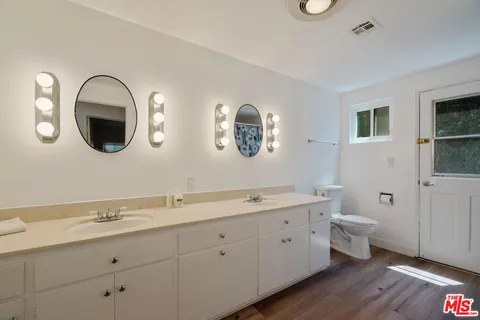 $1,650,000 | 22429 Bessemer Street, Woodland Hills, CA 91367