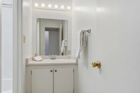 $499,000 | 285 Tradewinds Drive, Unit 6, San Jose, CA 95123