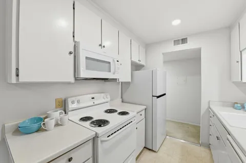 $499,000 | 285 Tradewinds Drive, Unit 6, San Jose, CA 95123