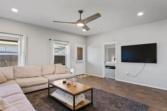 $2,500 | 6021 Roderick Drive, Austin, TX 78724