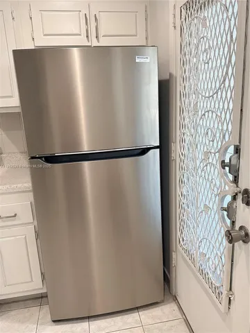 $1,700 | 320 Northeast 12th Avenue, Unit 703, Hallandale Beach, FL 33009