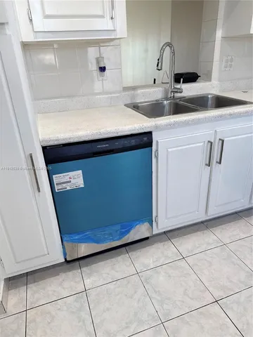 $1,700 | 320 Northeast 12th Avenue, Unit 703, Hallandale Beach, FL 33009