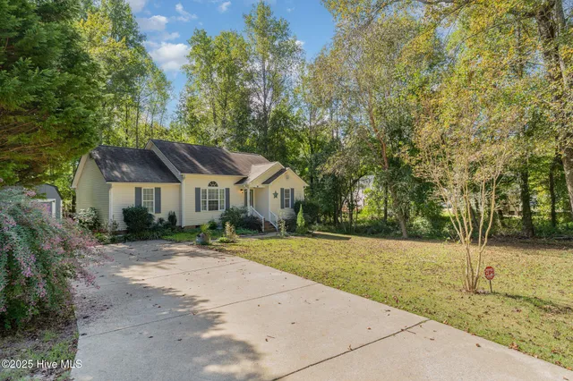$295,000 | 687 West Watson Road, Benson, NC 27504
