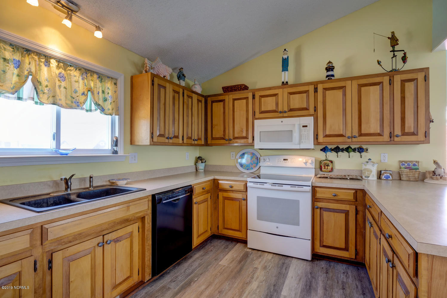 2324 New River Inlet Rd North-large-017
