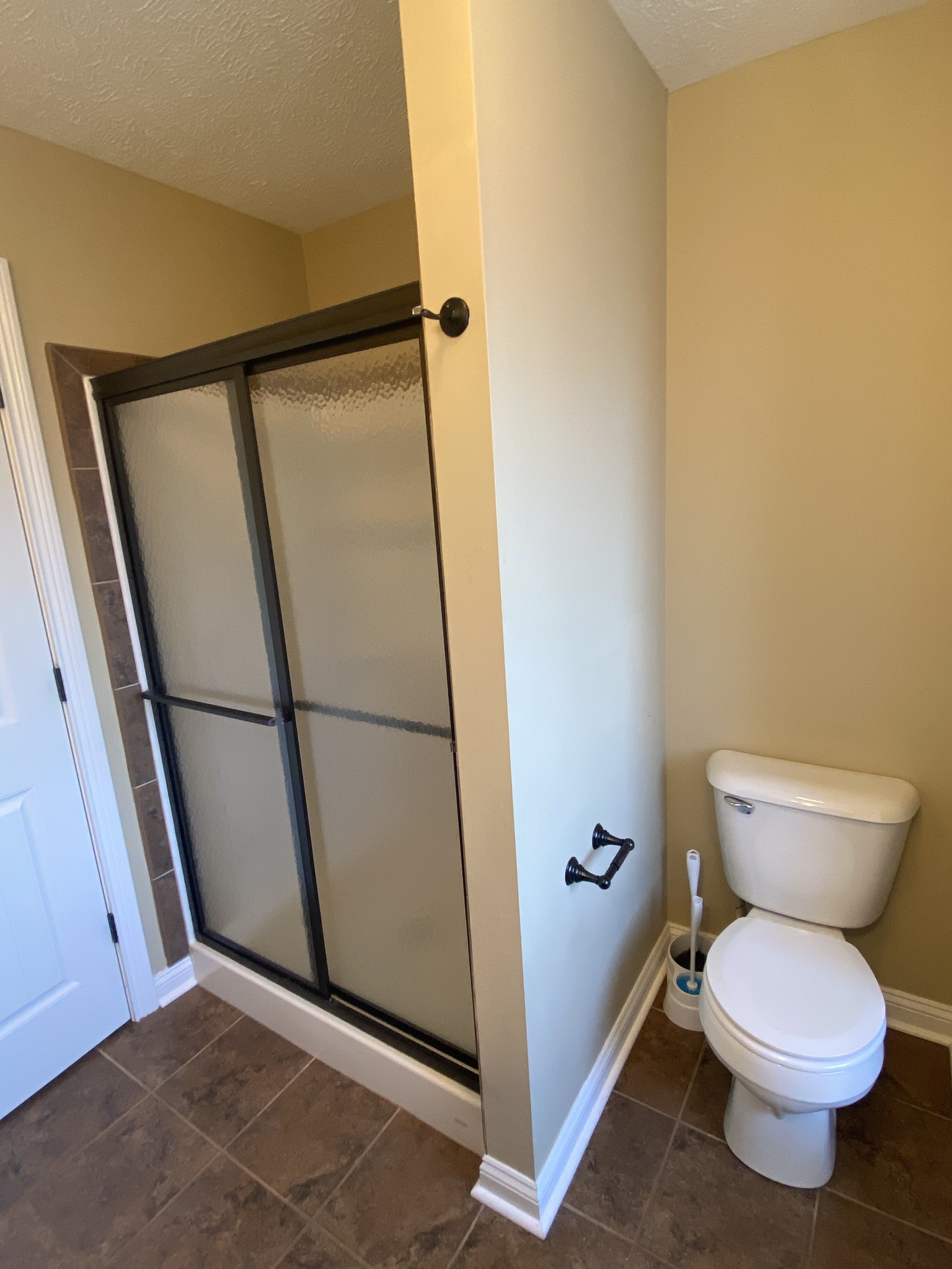 3732 Suiter Road Clarksville, TN 37040 - Photo 10 of 14 a bathroom with a toilet