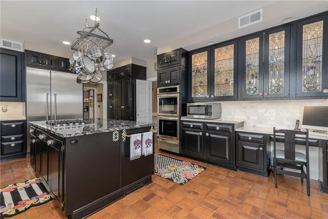 $1,549,950 | 1815 Pine Ridge Drive, Leavenworth, KS 66048