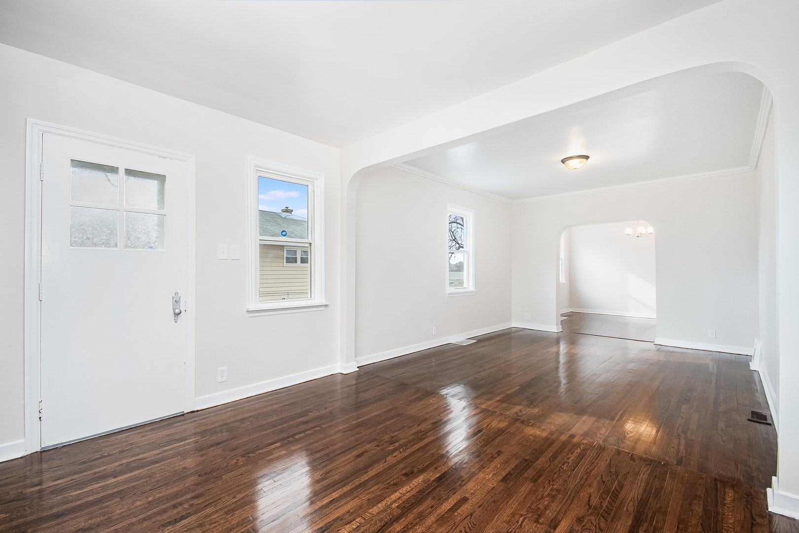 1116 Church Road Aurora, IL 60505 - Photo 3 of 23 Gallery Image 3