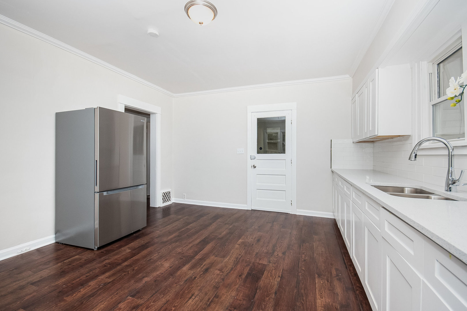 1116 Church Road Aurora, IL 60505 - Photo 6 of 23 Gallery Image 6