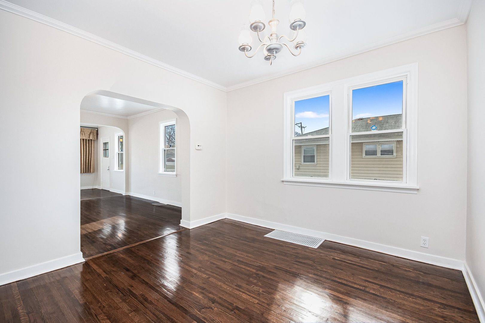1116 Church Road Aurora, IL 60505 - Photo 7 of 23 Gallery Image 7