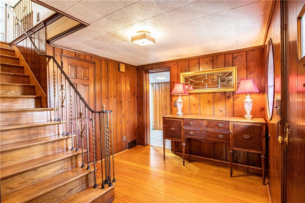910 Jefferson Heights Road Pittsburgh, PA 15235 - Photo 3 of 24 Gallery Image 3