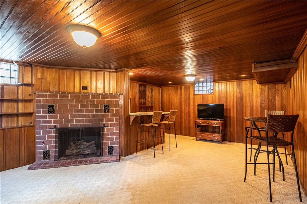 910 Jefferson Heights Road Pittsburgh, PA 15235 - Photo 5 of 24 Gallery Image 5