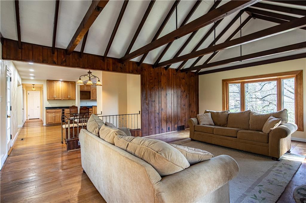 910 Jefferson Heights Road Pittsburgh, PA 15235 - Photo 10 of 24 Gallery Image 10