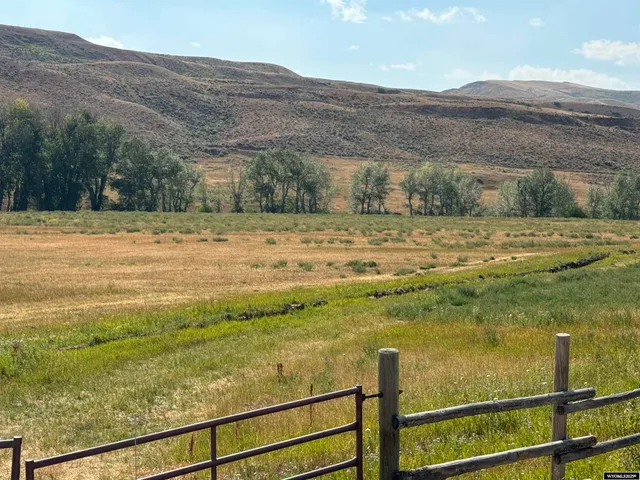 $835,200 | 1068-tract H Horse Creek Road, Dubois, WY 82513