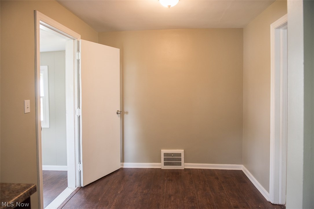 3721 Ludgate Road Cleveland, OH 44120 - Photo 17 of 25