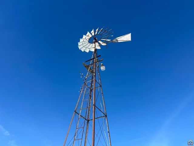 $220,000 | 14026 198th Road, Holton, KS 66436