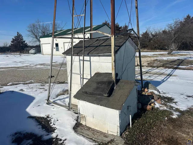 $220,000 | 14026 198th Road, Holton, KS 66436