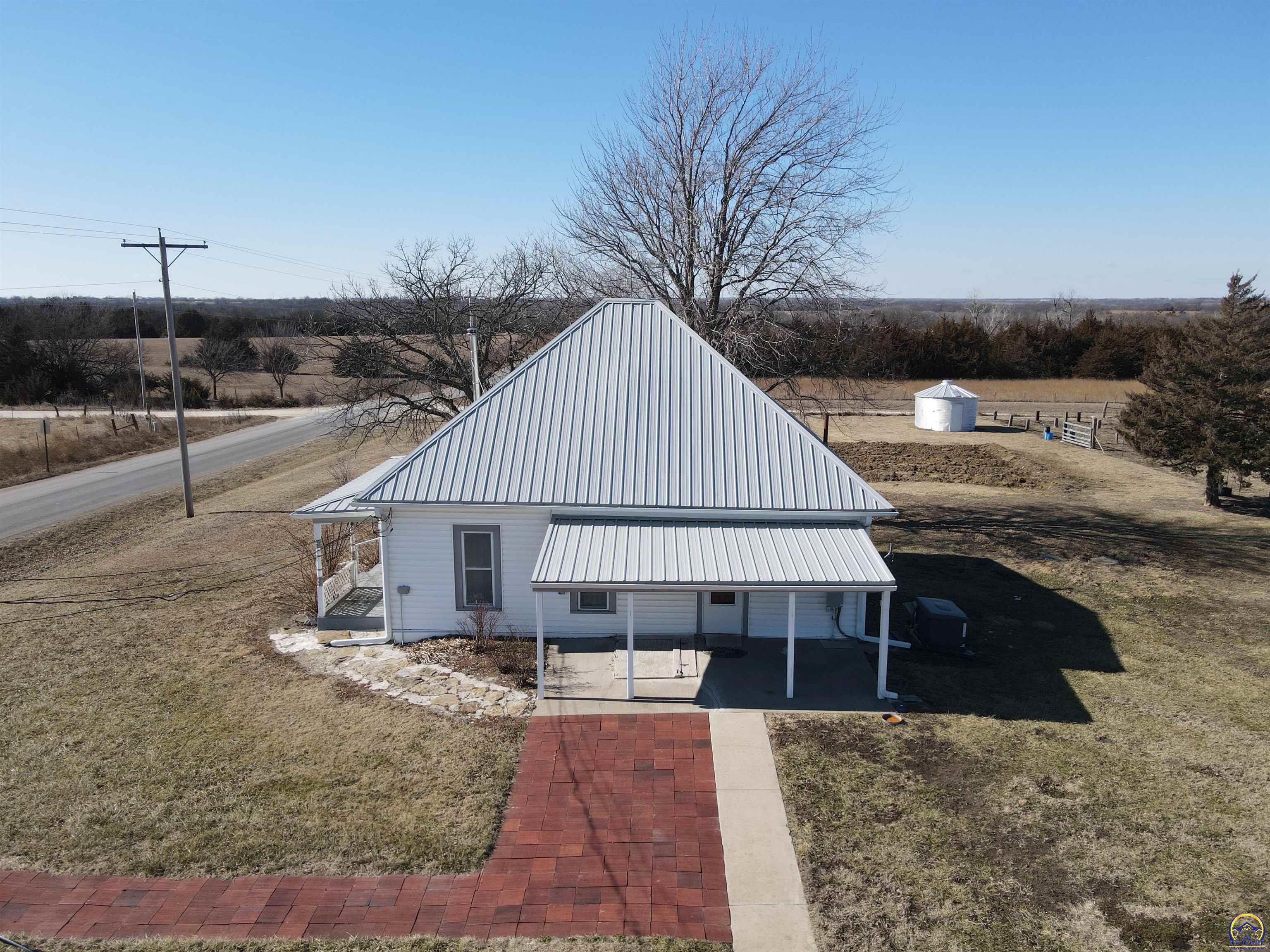 14026 198th Road Holton, KS 66436 - Photo 17 of 29