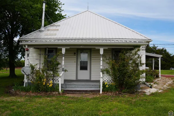 $220,000 | 14026 198th Road, Holton, KS 66436