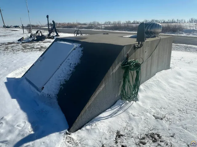 $220,000 | 14026 198th Road, Holton, KS 66436