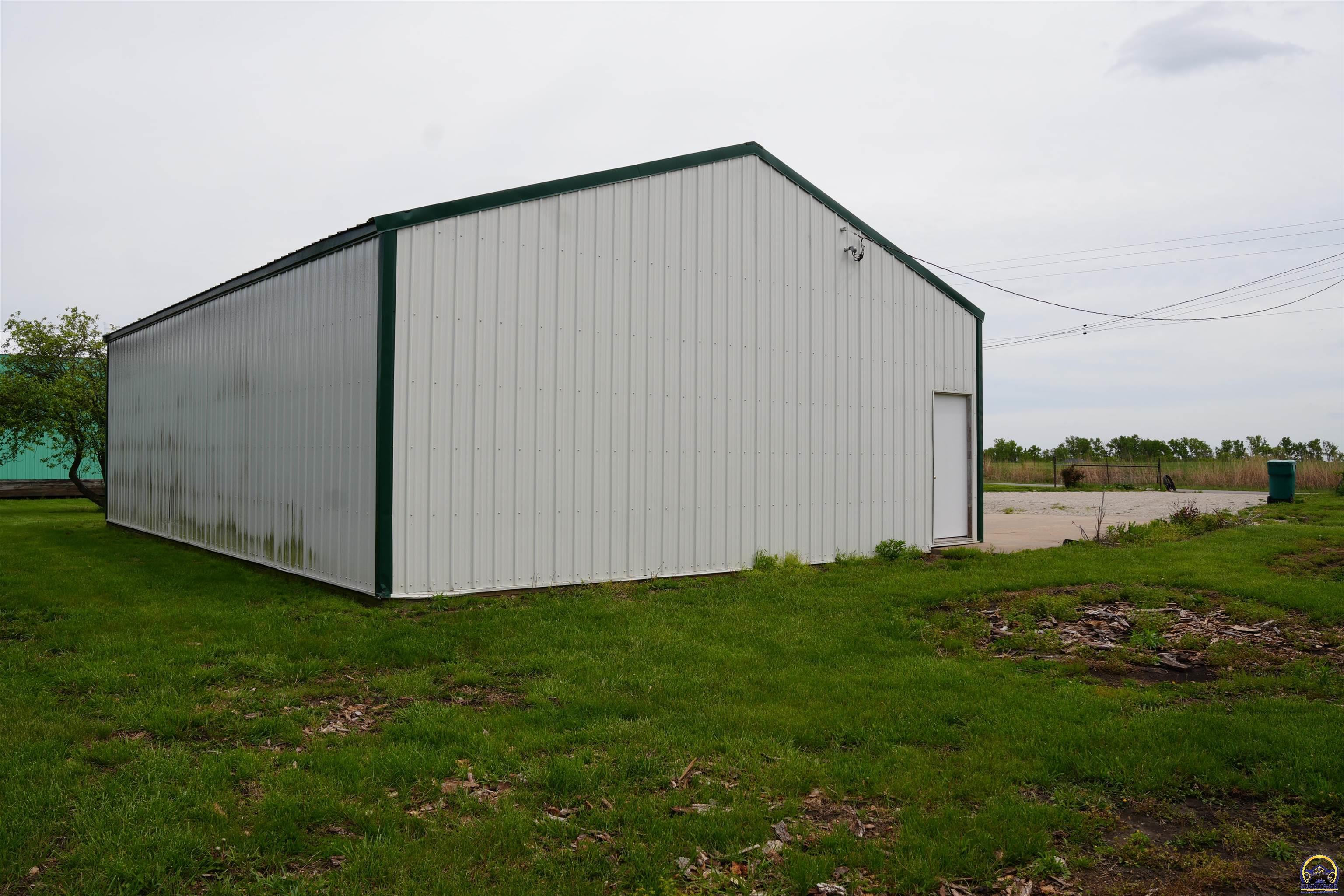 14026 198th Road Holton, KS 66436 - Photo 23 of 37