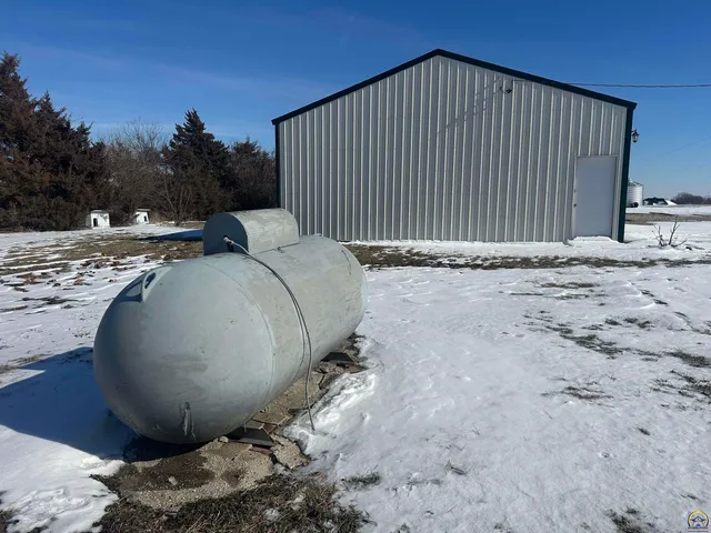 $220,000 | 14026 198th Road, Holton, KS 66436