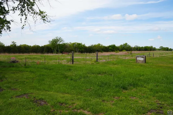 $220,000 | 14026 198th Road, Holton, KS 66436
