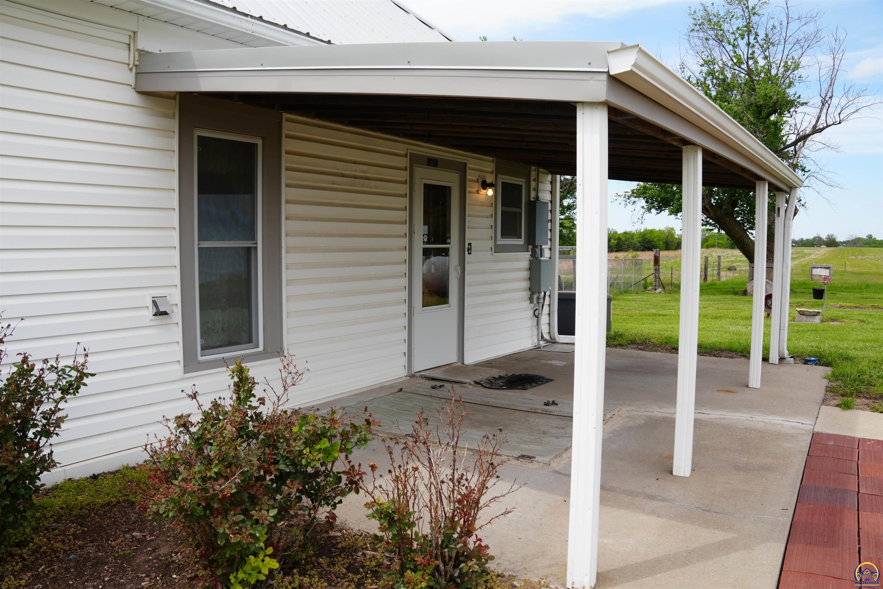 14026 198th Road Holton, KS 66436 - Photo 3 of 37
